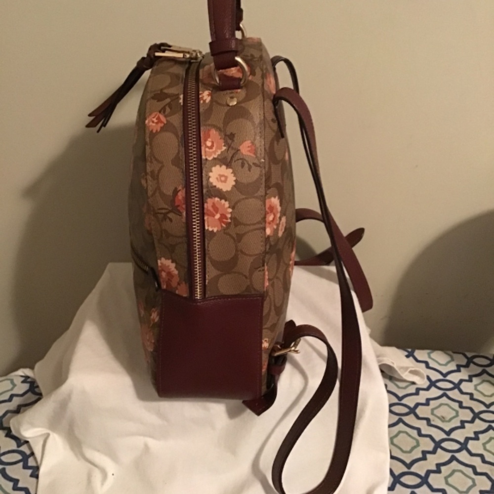 🔥Coach, backpack, see all photos, new cond. gorgeous coach pattern - Picture 6 of 9